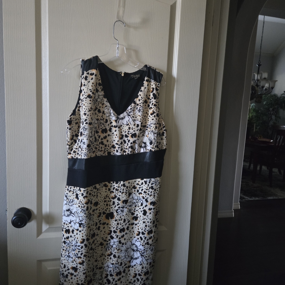 Thalia Sodi Black and Cream Patterned Mini Dress